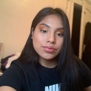 Meet your Posher, Pilar